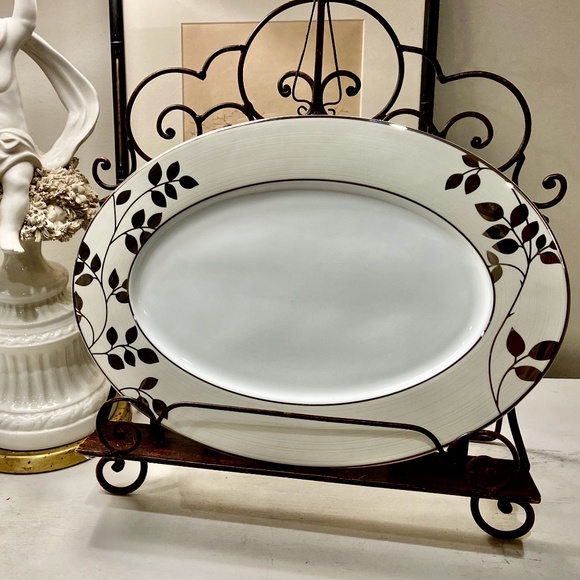 N22-NEW Mikasa Serving Platter Platinum & Cream "Naomi" Pattern - Picture 2 of 7